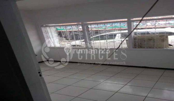 Disewakan Rumah 2 Lantai Unfurnished di Cipedes Tengah, Bandung 5