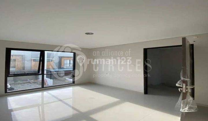 Rumah 2 Lantai Bagus Unfurnished SHM di Gateway Pasteur, Bandung 2