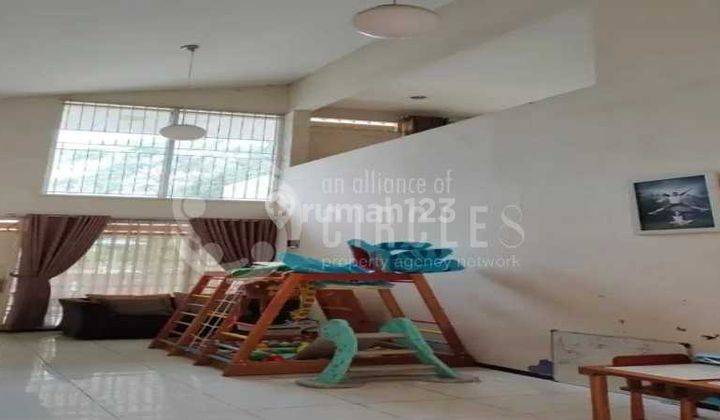 Rumah 2 Lantai Bagus Unfurnished SHM di Cidamar Permai, Bandung 1