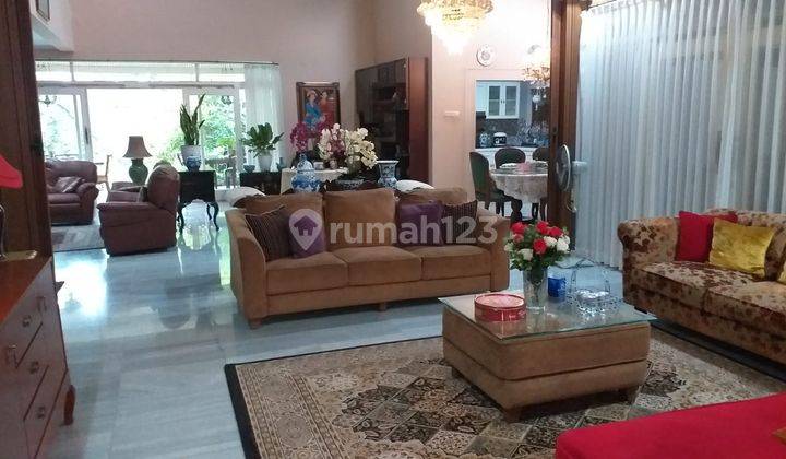 Rumah 2 Lantai Bagus Semi Furnished SHM di Sarijadi, Bandung 2