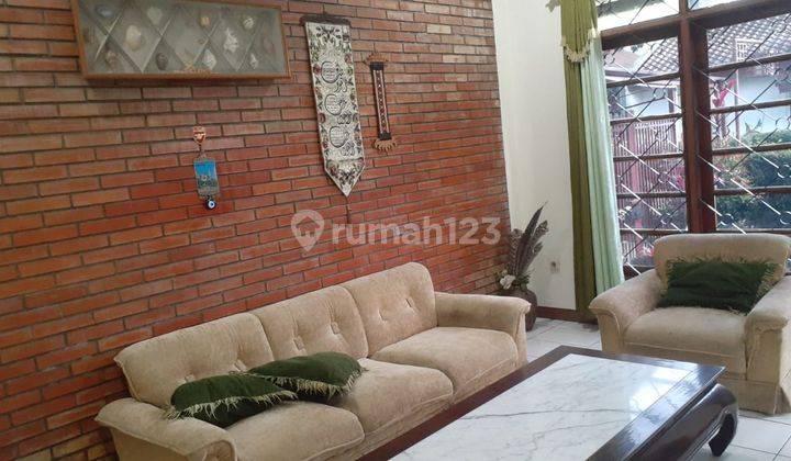 Rumah 3 Lantai Bagus Furnished SHM di Cipta Graha, Bandung 1