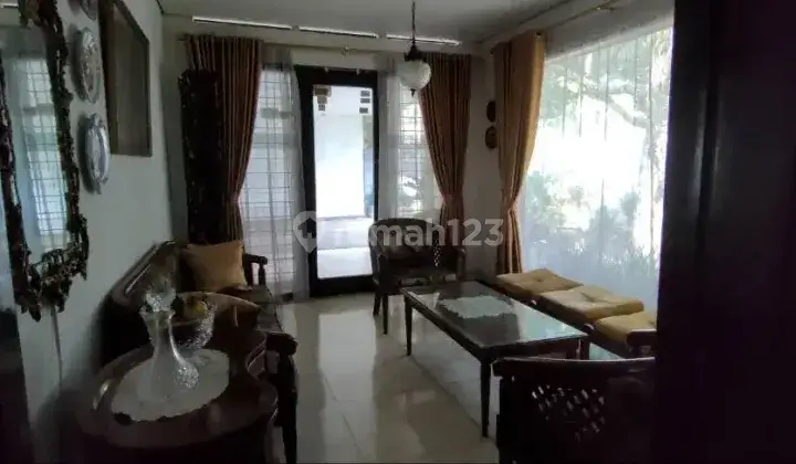 Rumah 2 Lantai Bagus Unfurnished HGB di Coblong, Bandung 2