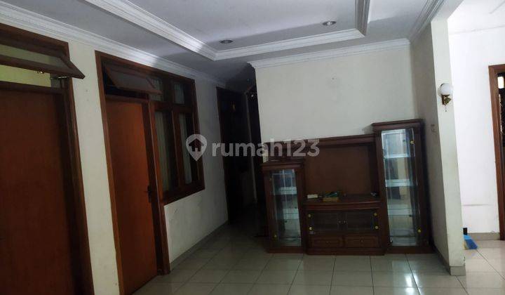 Rumah 2 Lantai Bagus Unfurnished SHM di Ciumbuleuit, Bandung 2