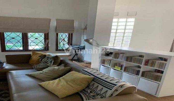 Rumah 3 Lantai Bagus Unfurnished SHM di Kebon Kopi, Cimahi 2