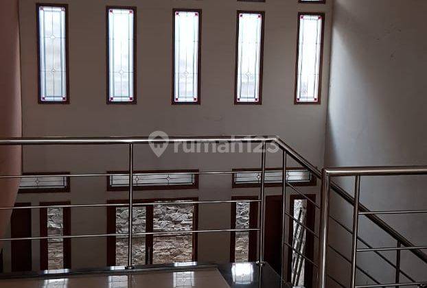 Rumah 2 Lantai Bagus Unfurnished SHM di Pungkur, Bandung 1