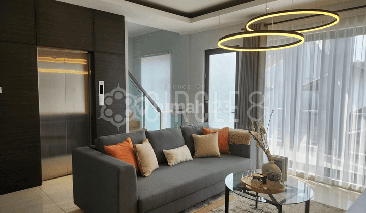 Rumah Furnished Super Cantik + Nyaman di Setra Sari, Bandung 1