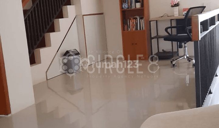 Dijual Rumah 3 Lantai Semi Furnished di Ciwaruga, Bandung 1