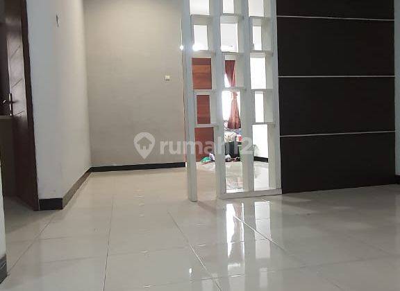 Rumah Bagus Semi Furnished di Gunung Batu, Bandung 1