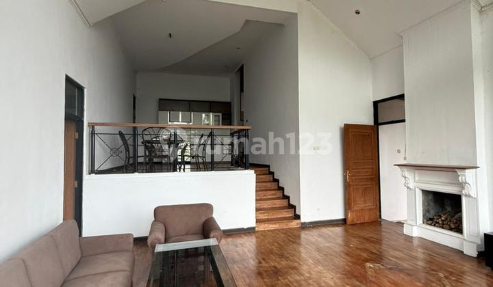 Disewakan Rumah Furnish Luas View Bagus di Dago Pakar, Bandung 1