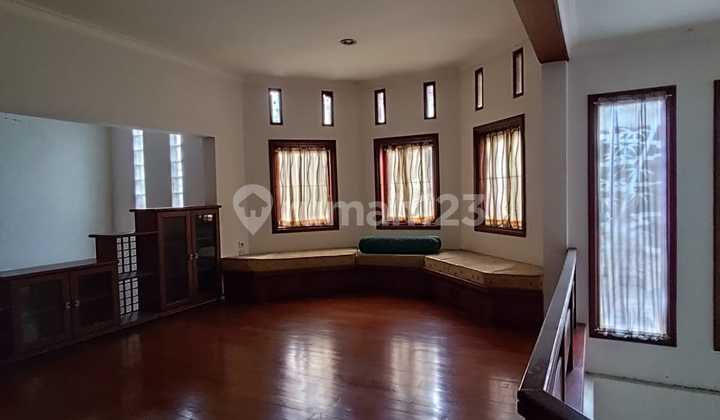 Rumah Bagus Furnished di Cipaku Setiabudi, Bandung