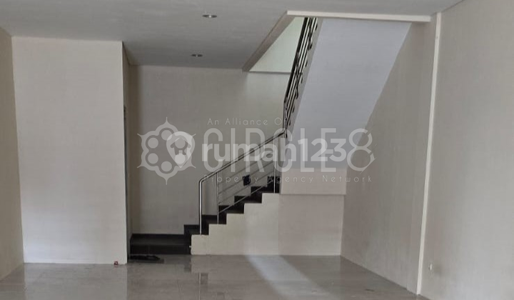3-Storey Shop House in a Strategic Location at Pasirkaliki, Bandung 2