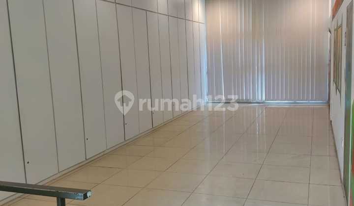 For Rent 4-Story Shop House in a Strategic Location at Pajajaran, Bandung 2