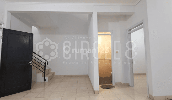 Rumah Bagus Unfurnished SHM di Pondok Hijau, Bandung 1