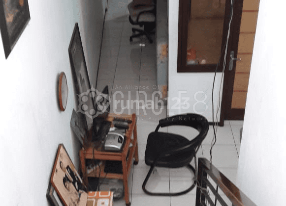 Rumah 3 Lantai Bagus Furnished SHM di Pasteur, Bandung 2