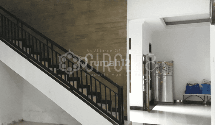 Rumah 2 Lantai Bagus Unfurnished SHM di Cijerah, Bandung 1