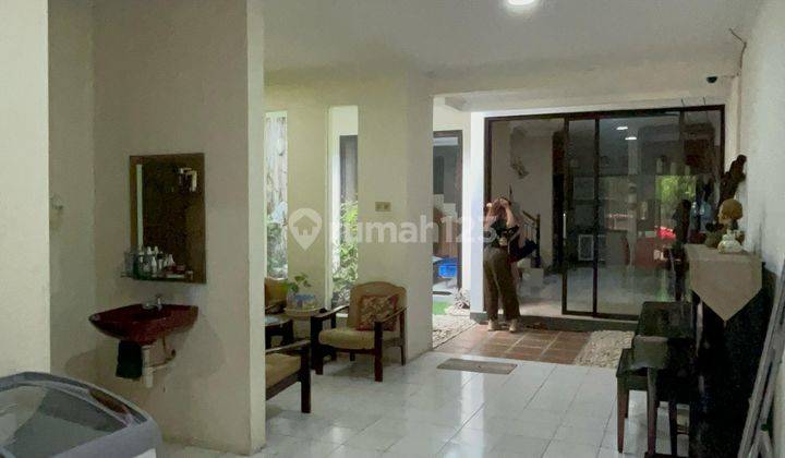 Dijual Rumah Nyaman Semi Furnished di Setiabudi, Bandung 2
