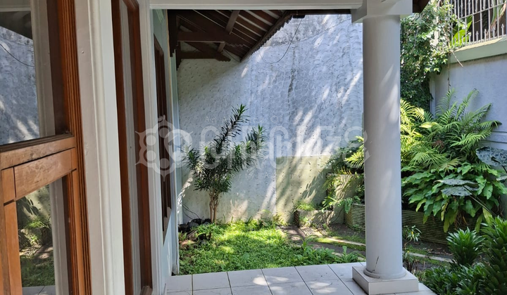 Rumah Kontrakan Bagus Semi Furnished Sarijadi, Bandung Rumah Kontrakan Bagus Semi Furnished Sarijadi, Bandung