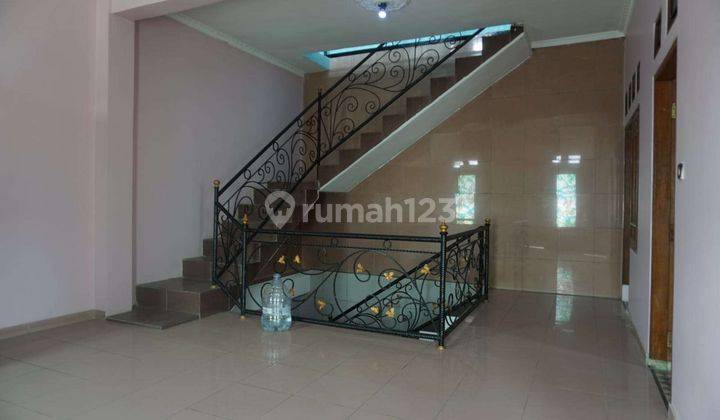 Rumah Bagus Luas 3 Lantai Unfurnished di Cimahi Selatan, Cimahi 2