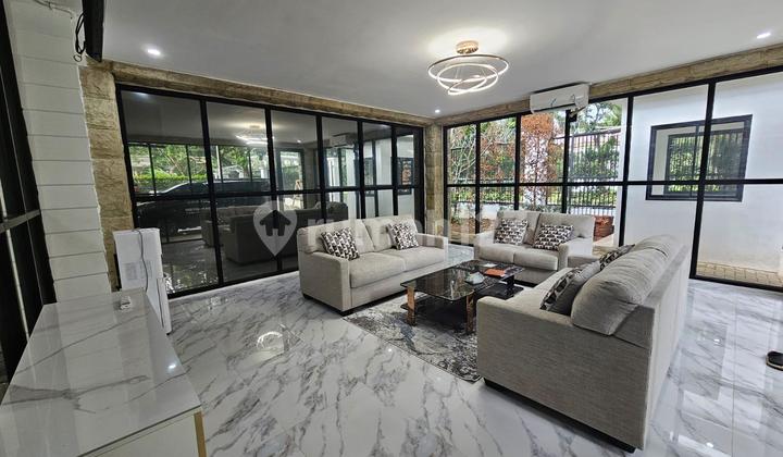Rumah Luas Super Mewah di Boulevard Diponegoro, Karawaci