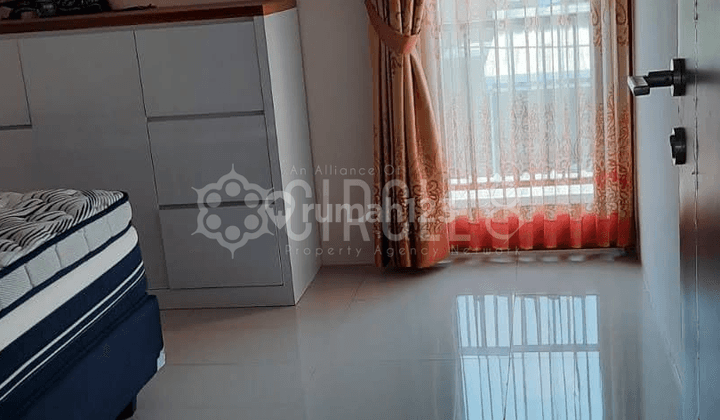 Dijual Rumah 3 Lantai Semi Furnished di Ciwaruga, Bandung 2