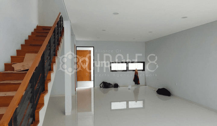 Rumah 2 Lantai Unfurnished di Taman Holis Indah, Bandung 1