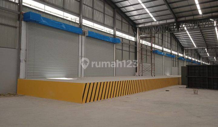 Gudang Loading Dock Rapi di Royal Kosambi Dadap Keamanan 24 Jam 2