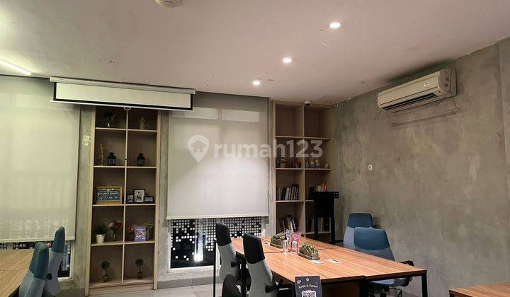 Ruang kerja hybrid dan kantor pribadi untuk individu profesional 2