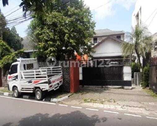 Dijual Rumah di Pusat Kota dengan Tanah Luas di Pusat Kota SHM 2