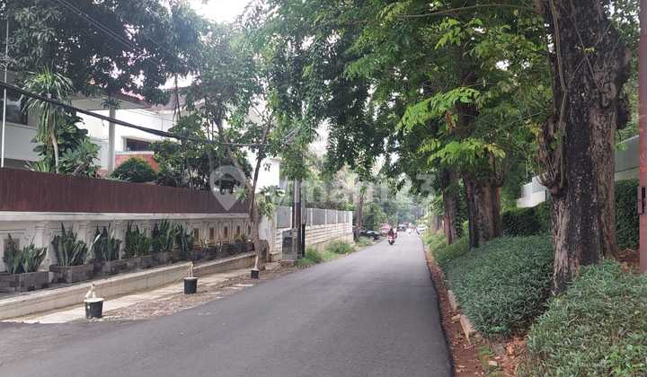 Two-story house. Strategic location.