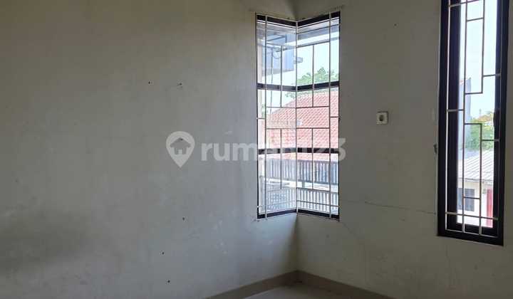Quick Sale House, SHM Requires Minimal Renovation in Bekasi