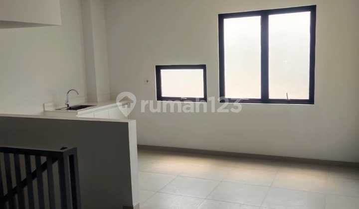 Disewakan / Dijual Flexy Home 3 Lantai di Ciputat