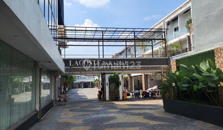 Rumah 3 Lantai di Komplek Lacoste Jalan Sunggal, Medan 2