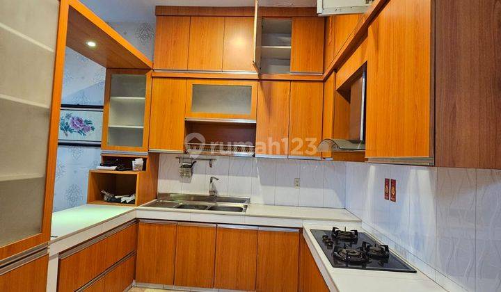 Rumah 2 Lantai Furnished SHM di Jalan Denai, Medan 2