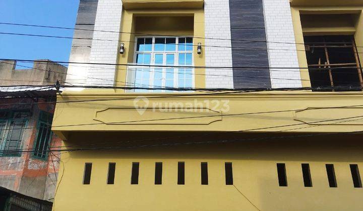 Rumah 3 Lantai Unfurnished di Jalan Sentosa Lama, Medan 1