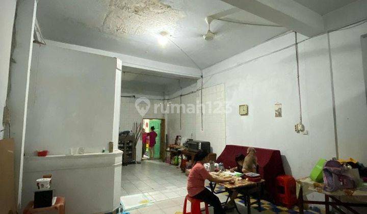 Rumah 3 Lantai Bagus di Jalan Sumatera, Medan 2