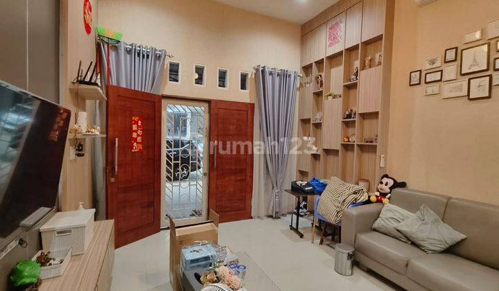 Dijual Rumah Furnished di Komplek Griya Palace 2