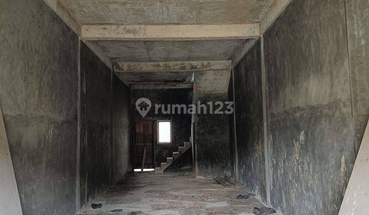 Rumah 3 Lantai Unfurnished di Medan Helvetia, Medan 2