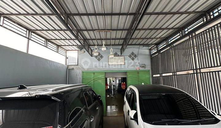 Rumah 4 Lantai Unfurnished di Jalan Sunggal, Medan 1