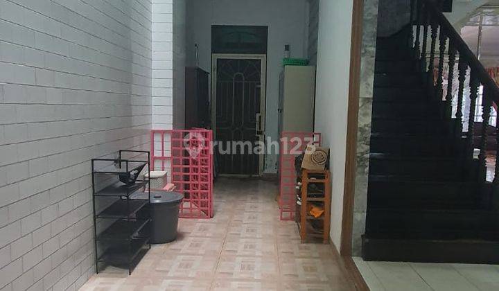 foto lainnya rumah 3 lantai bagus di