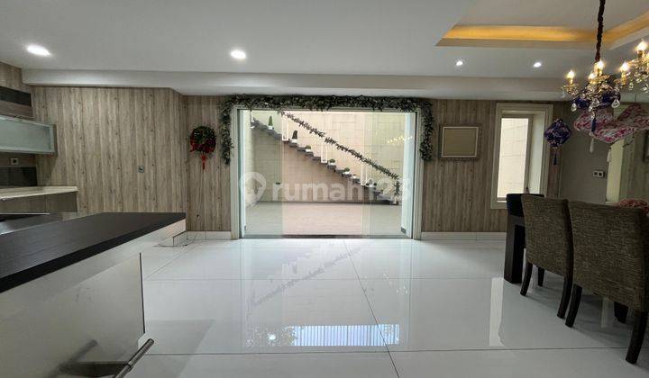 Dijual Rumah Villa The Palace Full Furnsih 2