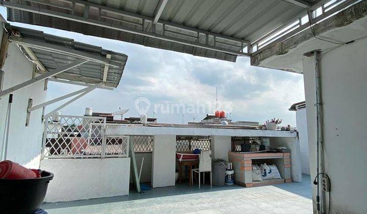 Rumah 2 Lantai Bagus di Komplek J City, Medan 2