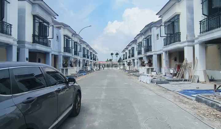 Jual Villa komp Jewel Garden Blok J 1