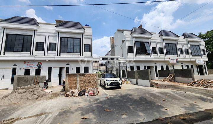 Rumah 2 Lantai di Jalan Komisi - Krakatau Ujung - Cemara, Medan 1