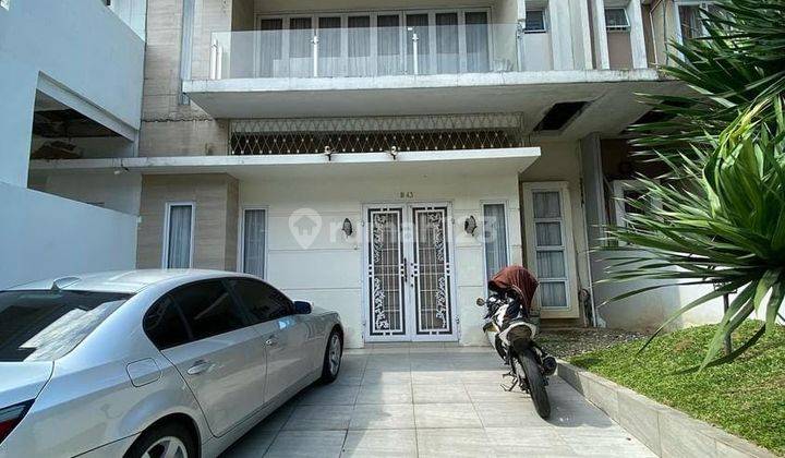 Rumah 2 Lantai Bagus di Komplek J City, Medan 1