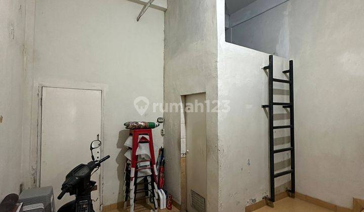 Rumah 4 Lantai Unfurnished di Jalan Sunggal, Medan 2