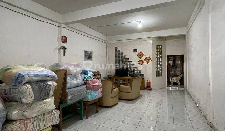 Rumah 2 Tingkat Di Jl. Madio Santoso
 2