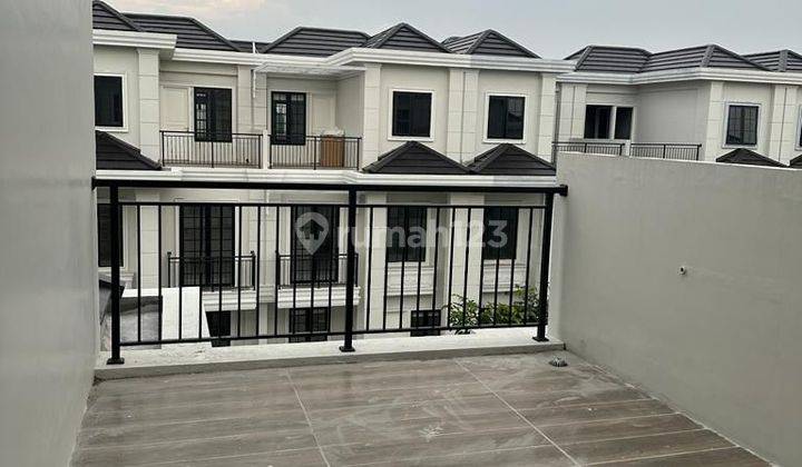 Rumah 2,5 Lantai Daerag Medan Polonia 2