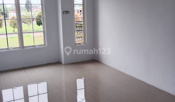 Villa Bernuansa Resort (The Thames) Jl. Swadaya , MEDAN