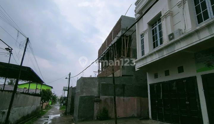 Ruko Dua Setengah Lantai di Marelan (Titipapan) 2