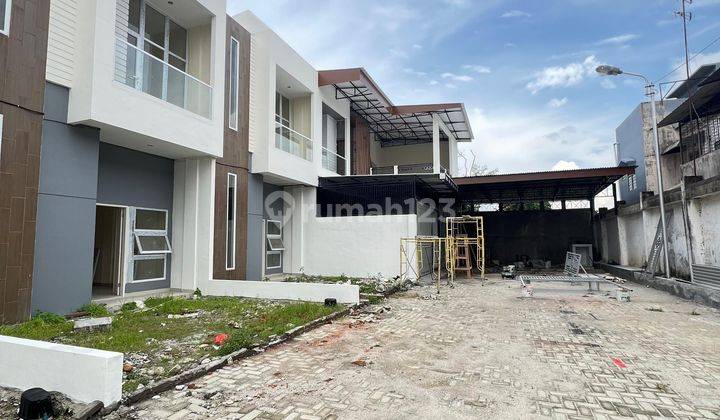 Dijual Rumah Siap Huni 2 1/2 Lantai Daerah Titi Kuning Di Bawah 1M 1